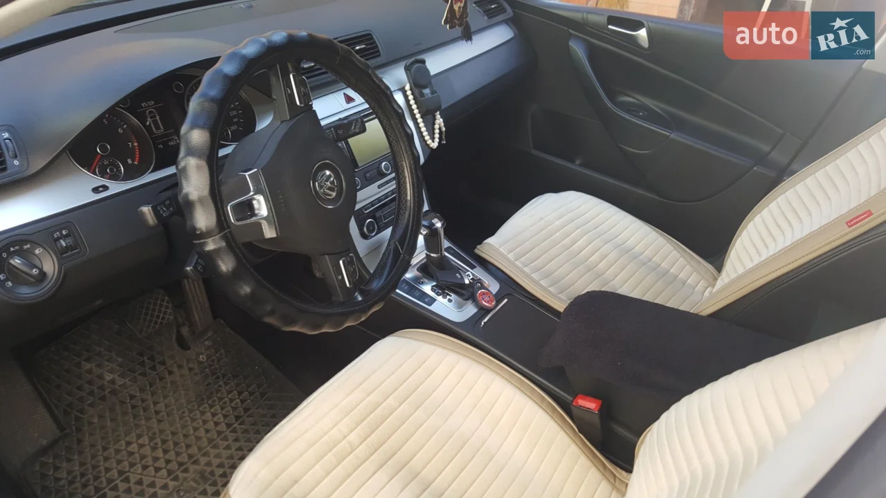 2010 Volkswagen Passat - мініатюра 4