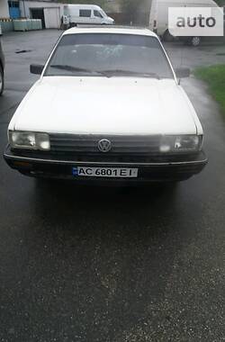 Седан Volkswagen Passat 1986 в Берестечку