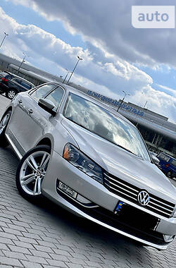 Седан Volkswagen Passat 2012 в Львові