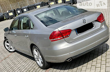 Седан Volkswagen Passat 2012 в Львові