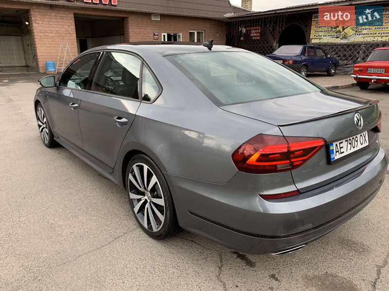 Седан Volkswagen Passat 2018 в Кривом Роге