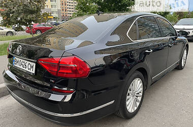 Седан Volkswagen Passat 2016 в Киеве