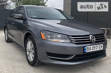 Седан Volkswagen Passat 2014 в Кропивницком