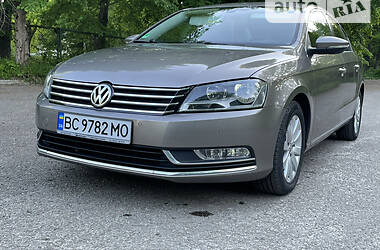 Седан Volkswagen Passat 2011 в Стрые