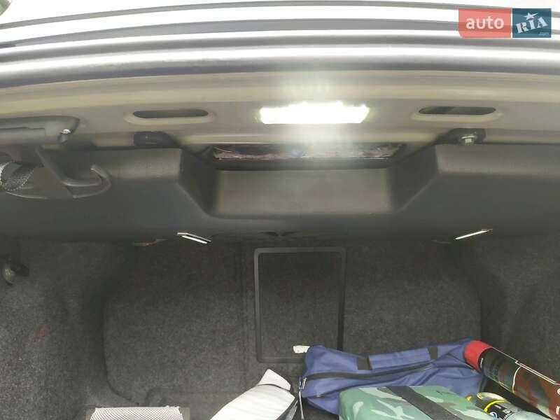 Седан Volkswagen Passat 2013 в Львове