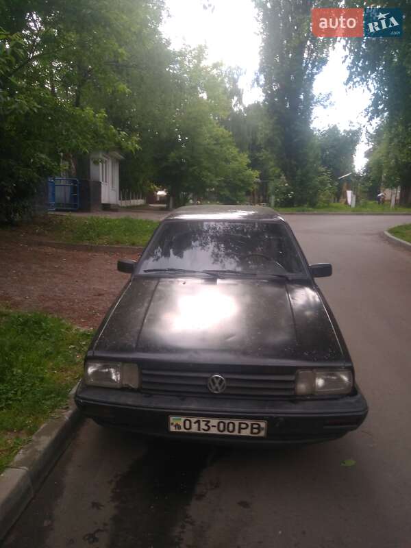 Хэтчбек Volkswagen Passat 1986 в 