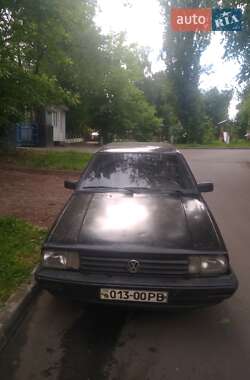 Хэтчбек Volkswagen Passat 1986 в 