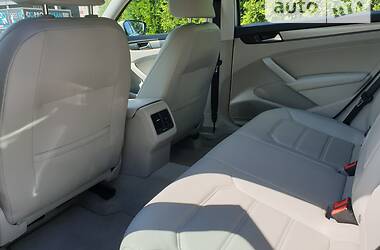 Седан Volkswagen Passat 2015 в 