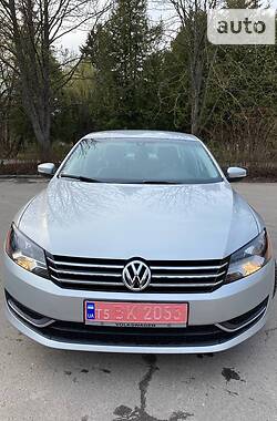 Седан Volkswagen Passat 2013 в Луцьку