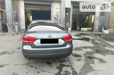 Седан Volkswagen Passat 2013 в Воловце