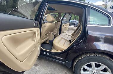 Седан Volkswagen Passat 2004 в 
