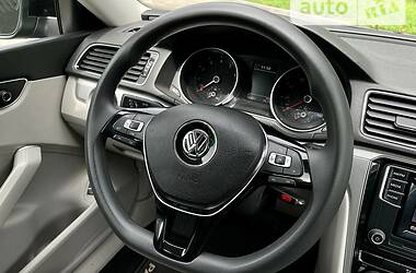 Седан Volkswagen Passat 2015 в Дніпрі