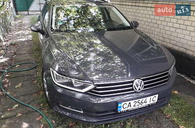 Универсал Volkswagen Passat 2015 в Мошнах