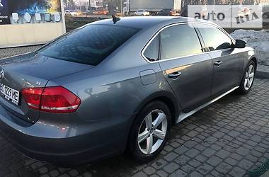 Седан Volkswagen Passat 2013 в Львові