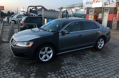 Седан Volkswagen Passat 2013 в Львові