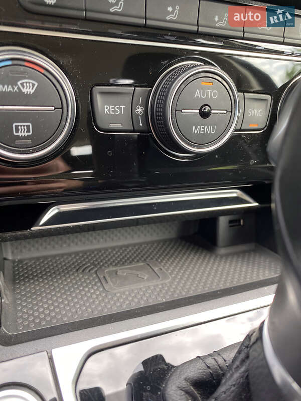 Универсал Volkswagen Passat 2018 в Житомире фото 20 Универсал Volkswagen Passat 2018 в Житомире