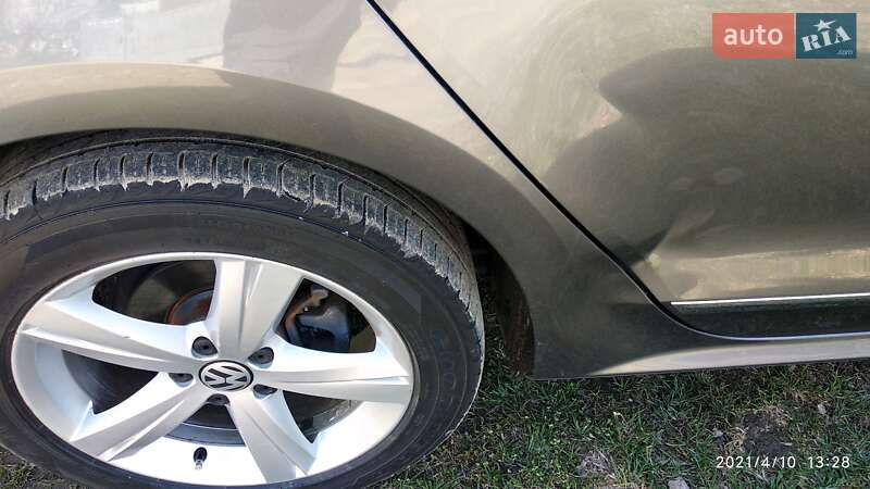 Седан Volkswagen Passat 2015 в Богуславі