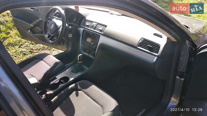 Седан Volkswagen Passat 2015 в Богуславі