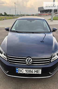 Седан Volkswagen Passat 2011 в Львове