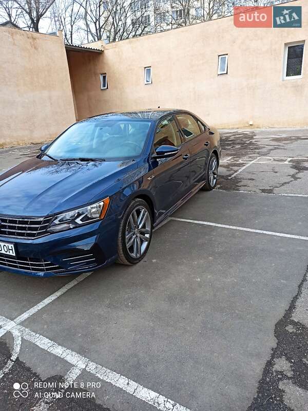 Седан Volkswagen Passat 2018 в Ужгороде
