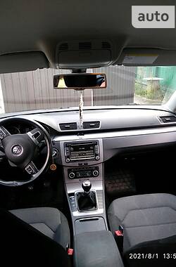 Универсал Volkswagen Passat 2012 в Полтаве