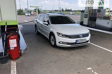 Универсал Volkswagen Passat 2016 в Одессе