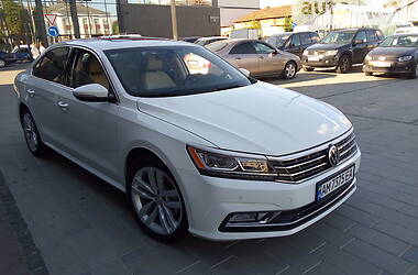 Седан Volkswagen Passat 2018 в Житомире