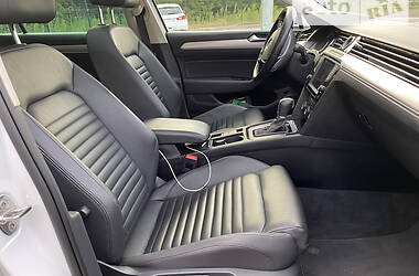 Универсал Volkswagen Passat 2015 в 