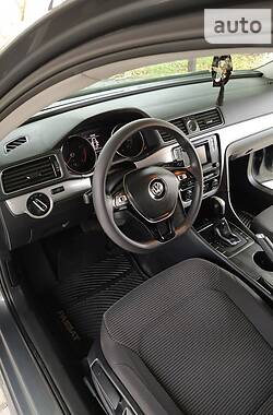 Седан Volkswagen Passat 2016 в 
