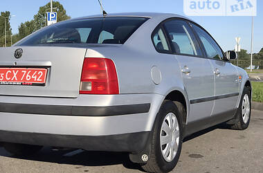 Седан Volkswagen Passat 1998 в Одессе