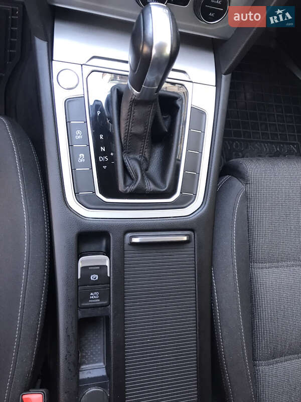 Универсал Volkswagen Passat 2017 в Хмельницком