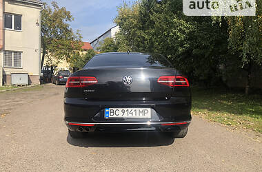 Седан Volkswagen Passat 2015 в Львове