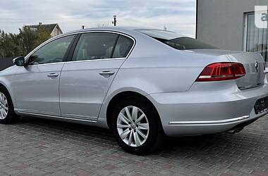 Седан Volkswagen Passat 2012 в Луцке