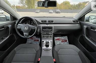 Седан Volkswagen Passat 2012 в Луцке