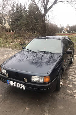 Седан Volkswagen Passat 1991 в Львове