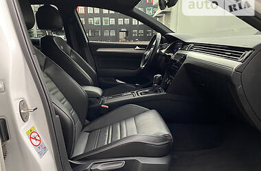 Седан Volkswagen Passat 2018 в 