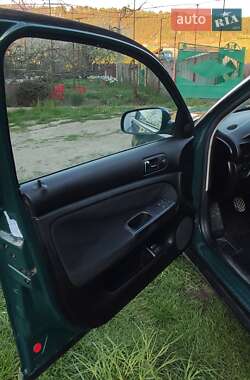 Универсал Volkswagen Passat 2001 в 