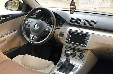 Универсал Volkswagen Passat 2009 в Староконстантинове