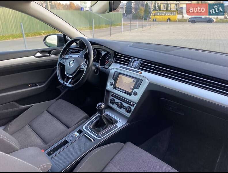 Седан Volkswagen Passat 2015 в Коломые