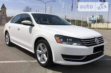 Седан Volkswagen Passat 2012 в Киеве