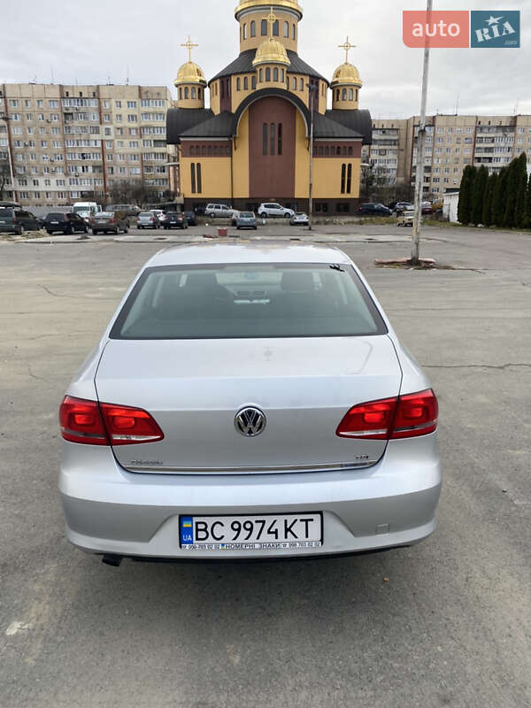 Volkswagen Passat 2011