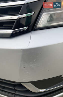 Седан Volkswagen Passat 2011 в Львове
