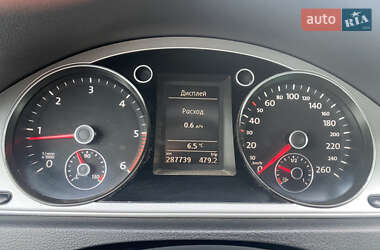Седан Volkswagen Passat 2011 в Львове