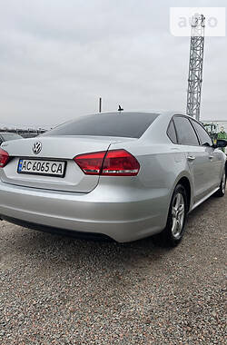 Седан Volkswagen Passat 2013 в Днепре