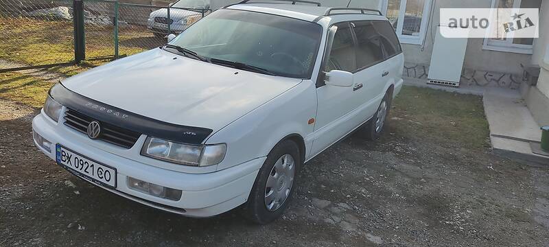 Универсал Volkswagen Passat 1996 в Городке