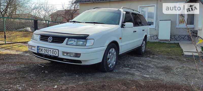 Универсал Volkswagen Passat 1996 в Городке