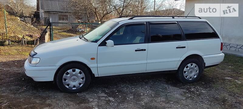 Универсал Volkswagen Passat 1996 в Городке