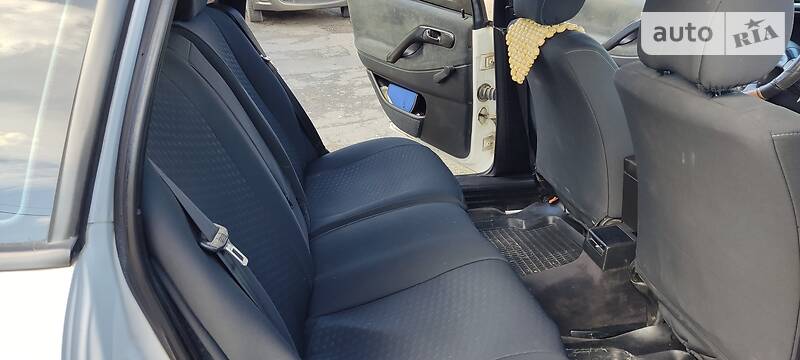 Универсал Volkswagen Passat 1996 в Городке