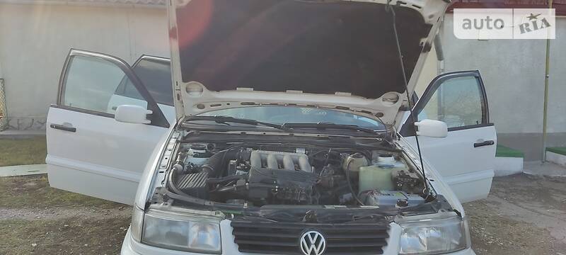 Универсал Volkswagen Passat 1996 в Городке
