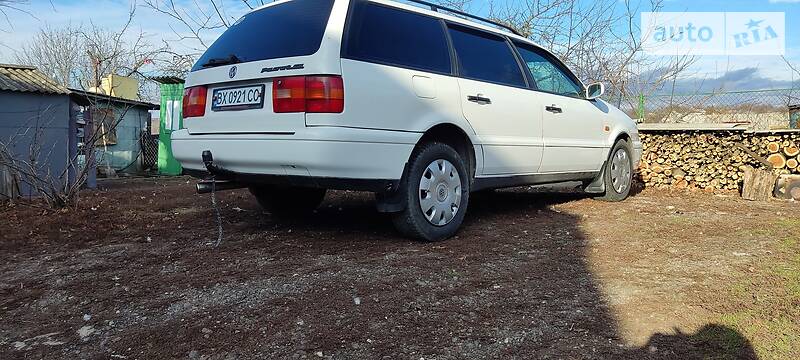 Универсал Volkswagen Passat 1996 в Городке